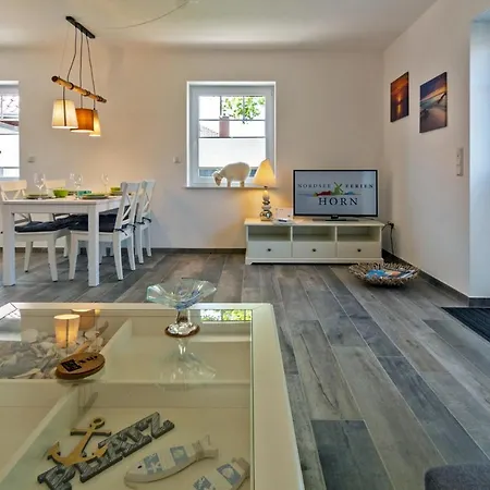To Huus Holiday home Dornumersiel